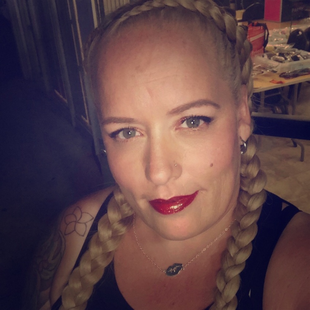 clothes and items that are cluttering my closet!